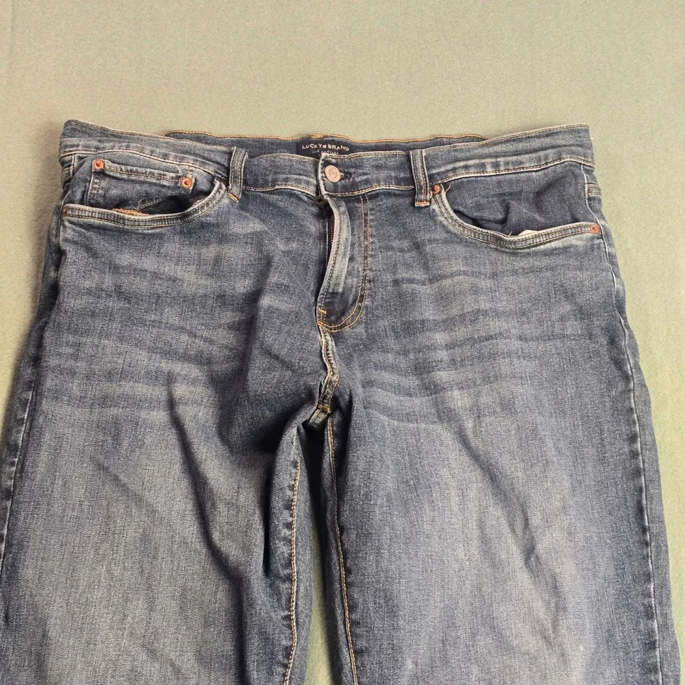 Lucky Brand 221 Straight Leg Jeans Mens 40x32‎ Medium Wash Blue Denim Pants